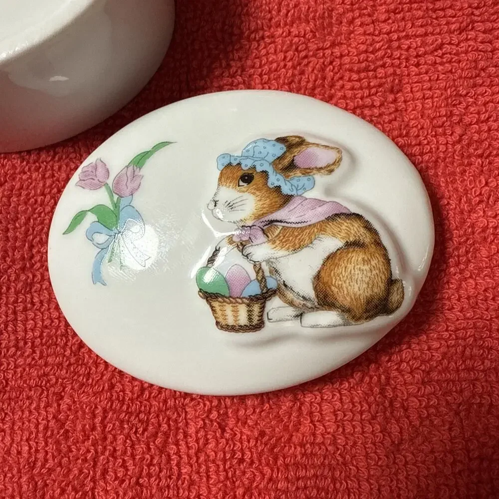 Vintage Bunny Trinket Box Ceramic Rabbit Easter Basket With Lid - Easter